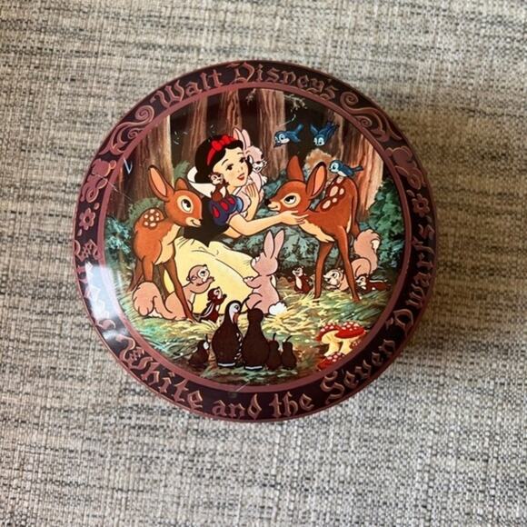 Vintage Walt Disney‎ Snow White and the Seven Dwarfs Tin Trinket Container - Picture 1 of 8